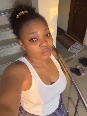 Leah, Goa call girl near Panjim