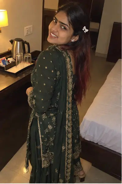 Shreya, 27 - escort in Vashi, Mumbai